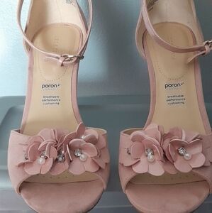 Pink open toe 2 1/2 in heels